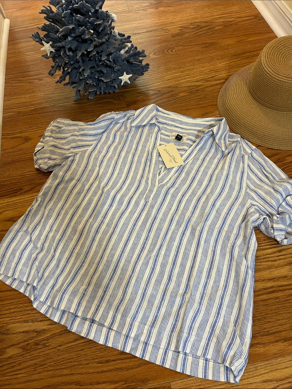 Universal Thread Blue and White Striped V-Neck Pullover